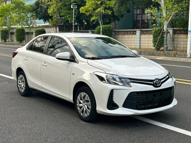 Toyota Vios — Фото автомобиля 3