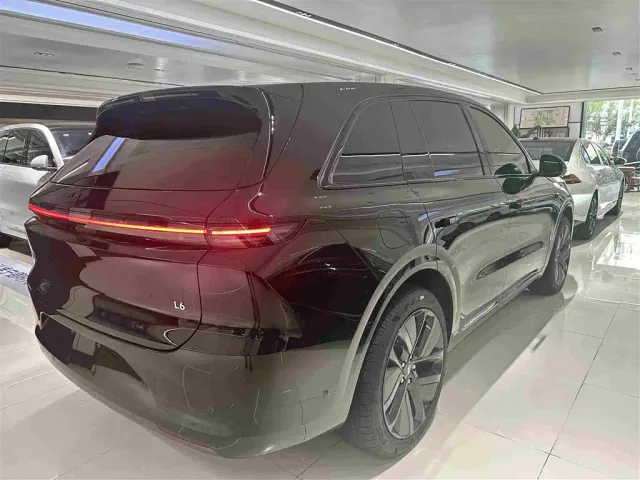 Li Auto L6 — Фото автомобиля 18