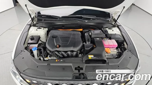 Hyundai Grandeur (New) Hybrid — Фото автомобиля 9