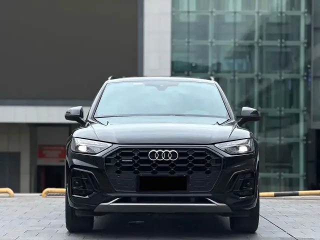 Audi Q5L — Фото автомобиля 2
