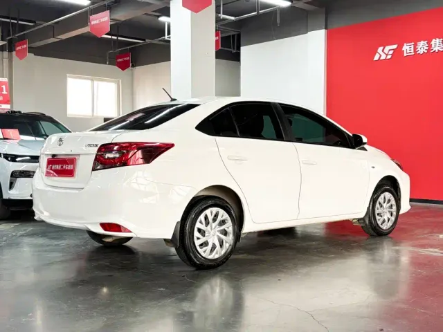 Toyota Vios — Фото автомобиля 9
