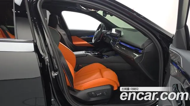 BMW M5 G90 — Фото автомобиля 11