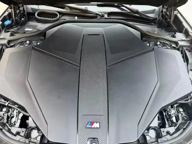 BMW i7 M70L — Фото автомобиля 17