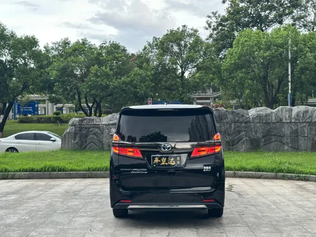 Toyota Vellfire — Фото автомобиля 5