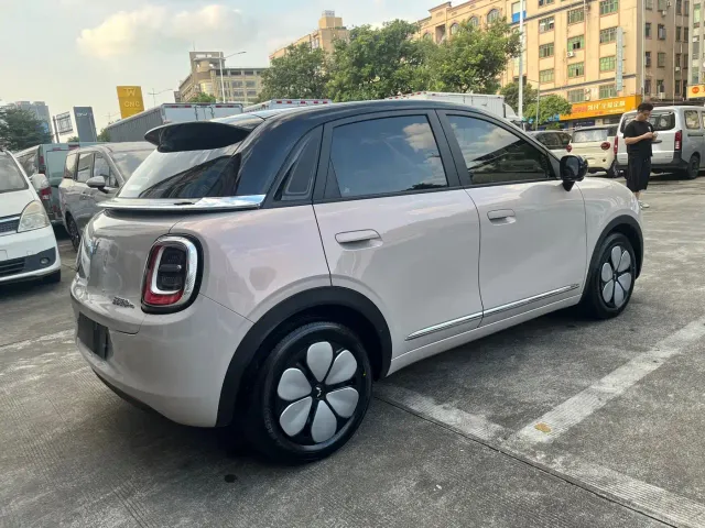 Wuling Binguo Pro — Фото автомобиля 4