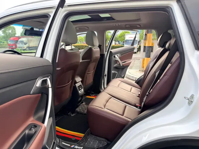 Geely Boyue — Фото автомобиля 10