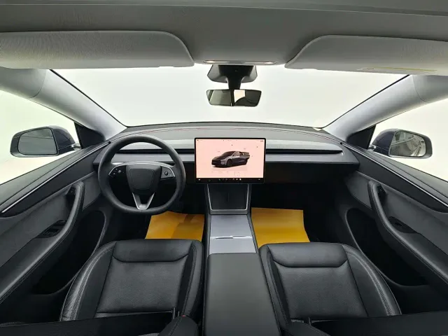 Tesla Model Y — Фото автомобиля 5