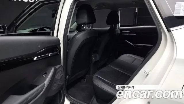 Kia Seltos — Фото автомобиля 16