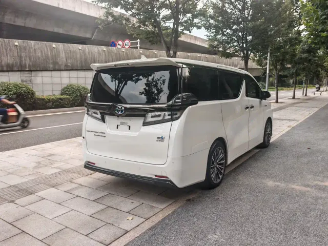 Toyota Vellfire — Фото автомобиля 5