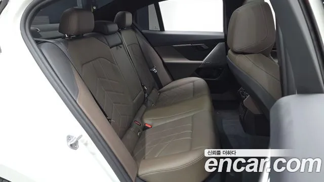 BMW 5-Series — Фото автомобиля 10
