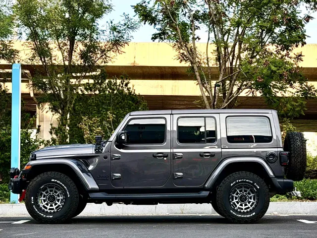 Jeep Wrangler — Фото автомобиля 3