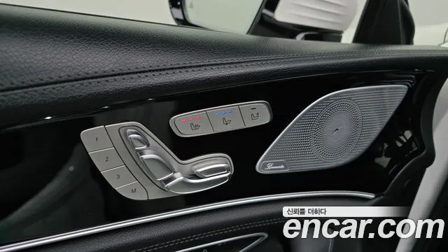 Mercedes-Benz AMG GT 4 двери 43 4MATIC+ — Фото автомобиля 15