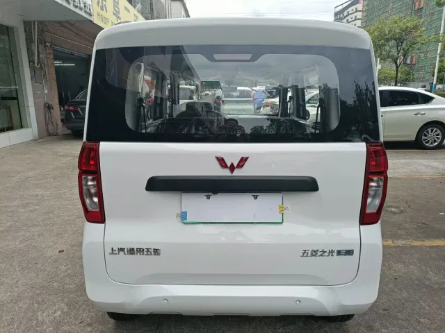 Wuling Zhiguang NEV — Фото автомобиля 11