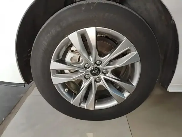 Toyota Sienna — Фото автомобиля 22