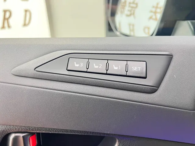 Toyota Vellfire — Фото автомобиля 16