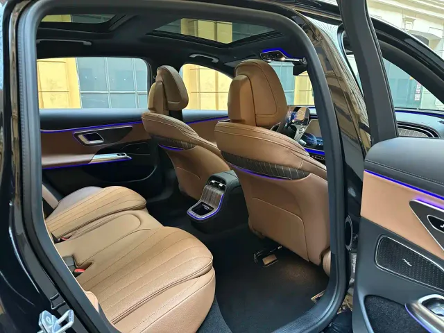 Mercedes-Benz E-Class — Фото автомобиля 20