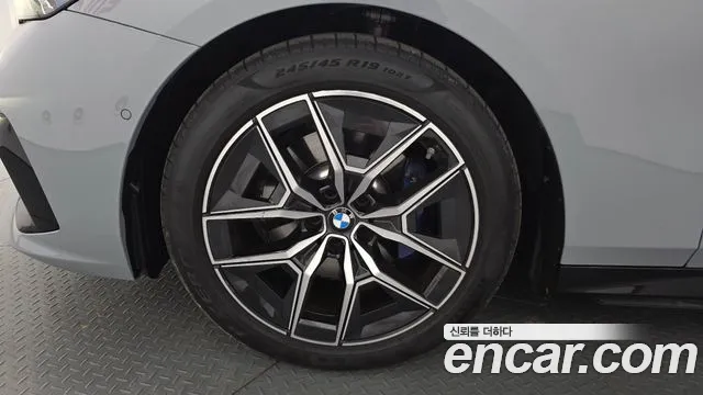 BMW 5 Series G60 — Фото автомобиля 5