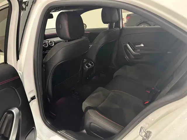 Mercedes-Benz A-Class — Фото автомобиля 6