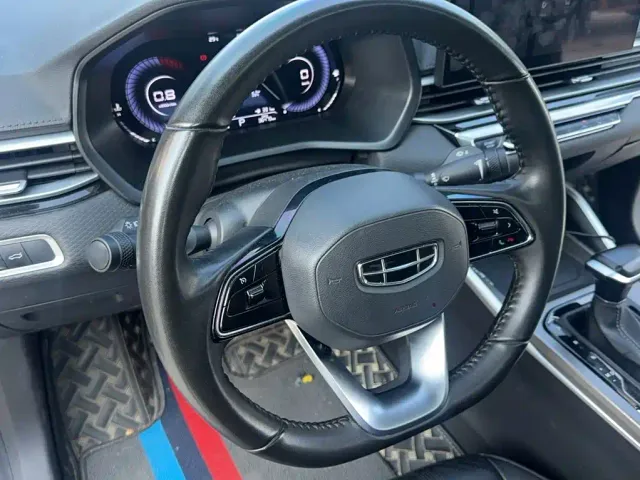 Geely Emgrand — Фото автомобиля 5