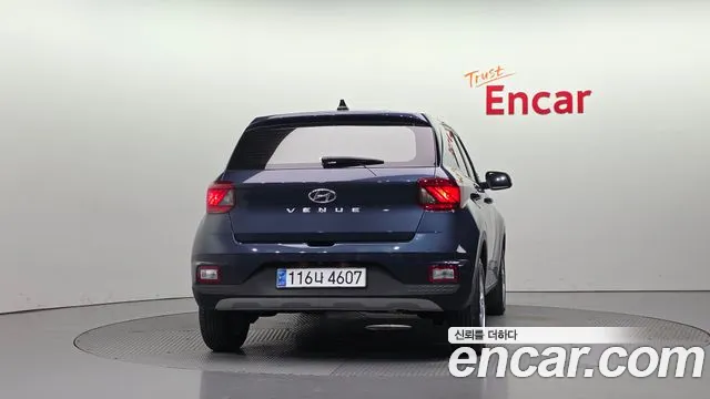 Hyundai Venue — Фото автомобиля 4