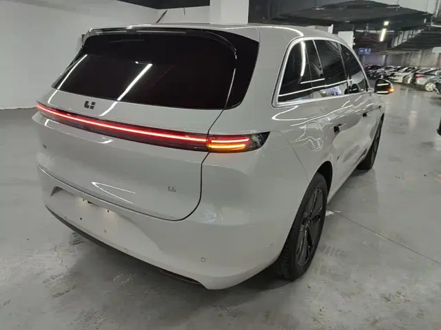 Li Auto L6 — Фото автомобиля 4