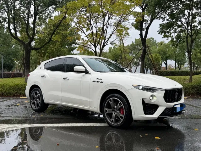 Maserati Levante — Фото автомобиля 4