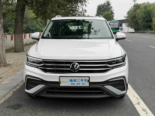 Volkswagen Tiguan L — Фото автомобиля 5