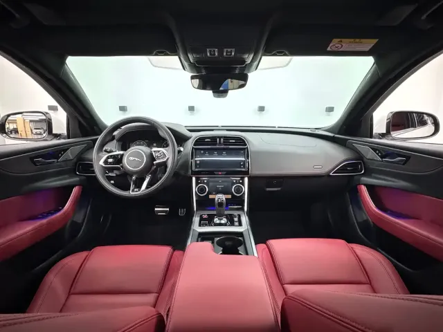 Jaguar XEL — Фото автомобиля 7