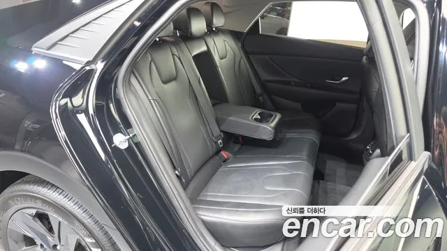Hyundai AVANTE Avante (CN7) — Фото автомобиля 15