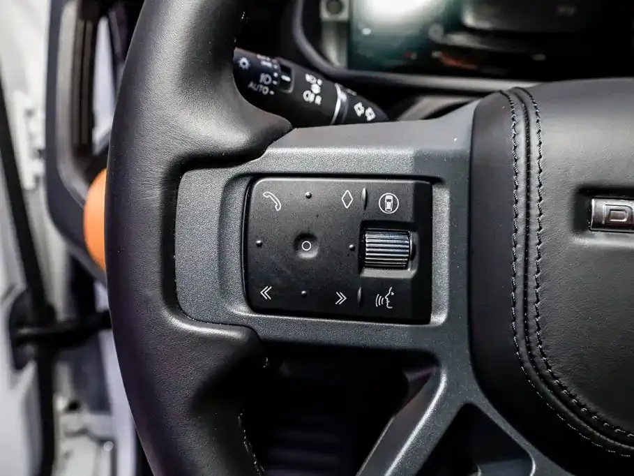 Land Rover Land Rover Defender 2024 110 3.0T P400 X-DYNAMIC HSE — Фото автомобиля 19
