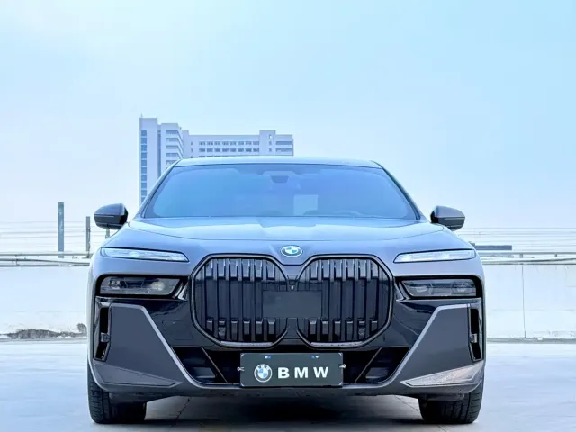 BMW 7 Series — Фото автомобиля 2