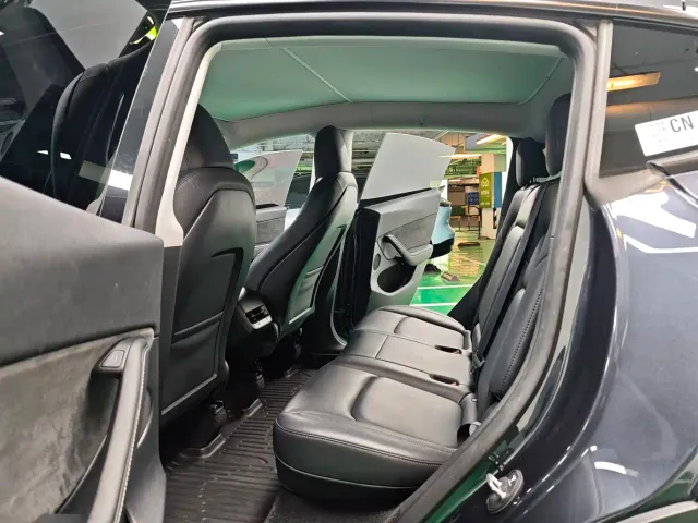 Tesla Model Y — Фото автомобиля 6
