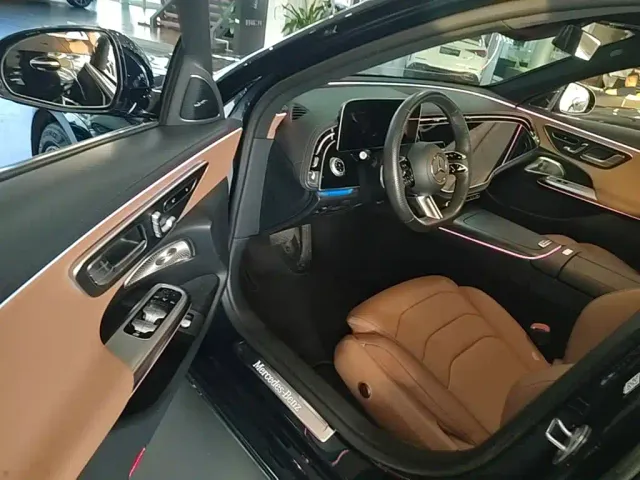 Mercedes-Benz E-Class — Фото автомобиля 20