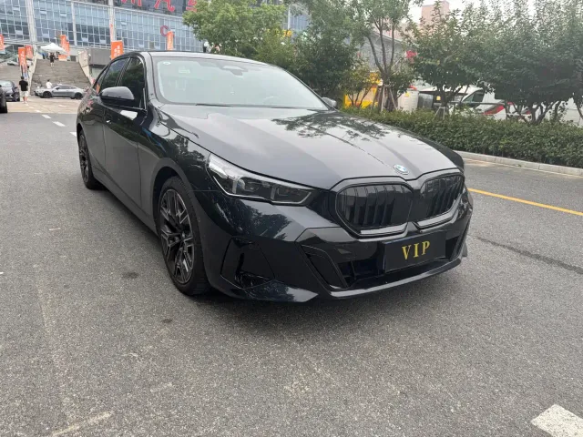 BMW 5 Series — Фото автомобиля 2