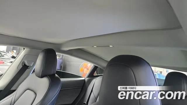 Tesla Model 3 — Фото автомобиля 22