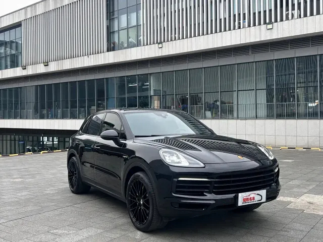 Porsche Cayenne — Фото автомобиля 3