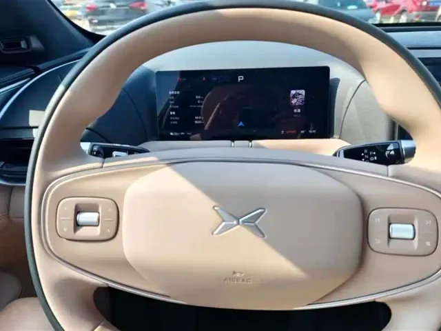 Xpeng G9 — Фото автомобиля 8