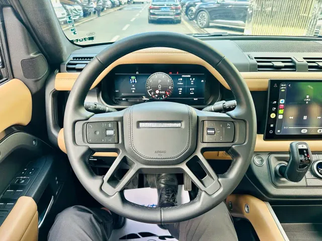 Land Rover Defender — Фото автомобиля 8