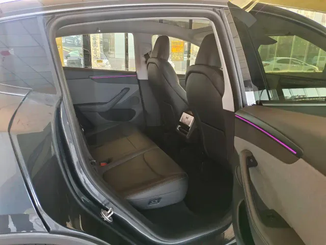Tesla Model Y — Фото автомобиля 25