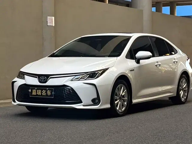 Фотография автомобиля — Toyota Corolla