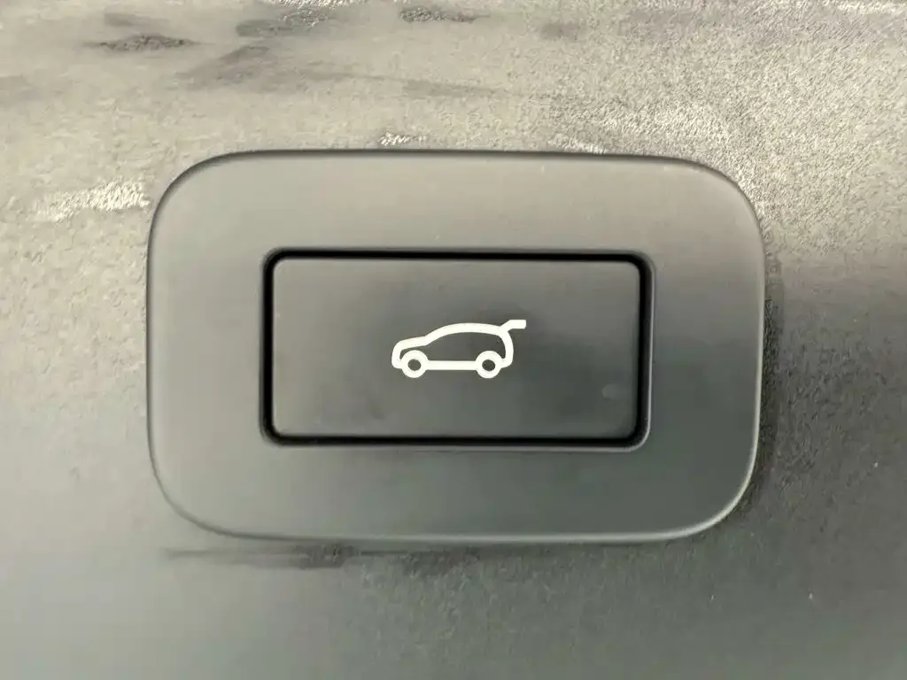 Land Rover Range Rover Velar 2024 Dynamic SE — Фото автомобиля 20