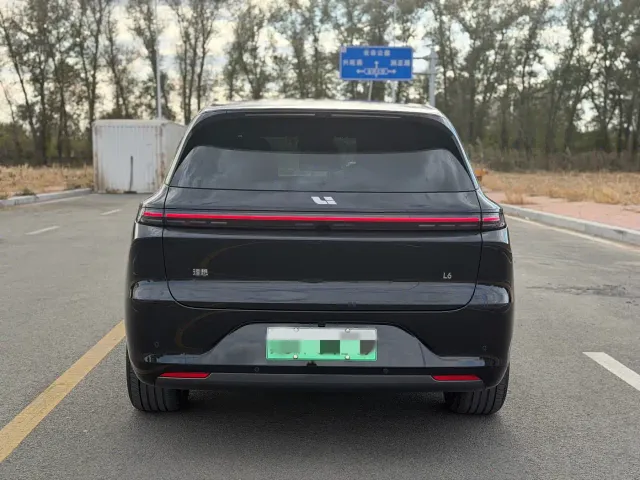 Li Auto L6 — Фото автомобиля 5