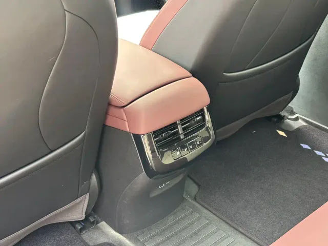 BYD Seal 07 DM-i — Фото автомобиля 18