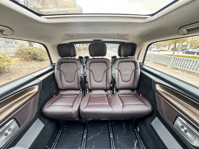 Mercedes-Benz V-Class — Фото автомобиля 23