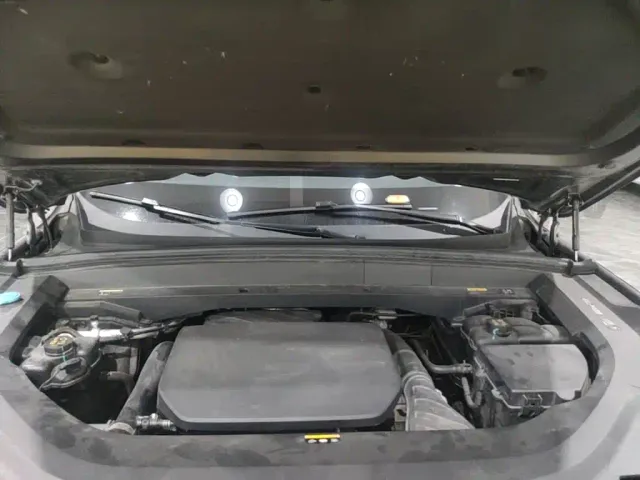 Li Auto L9 — Фото автомобиля 19