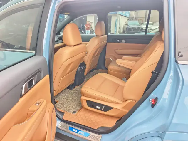 Li Auto ONE — Фото автомобиля 6