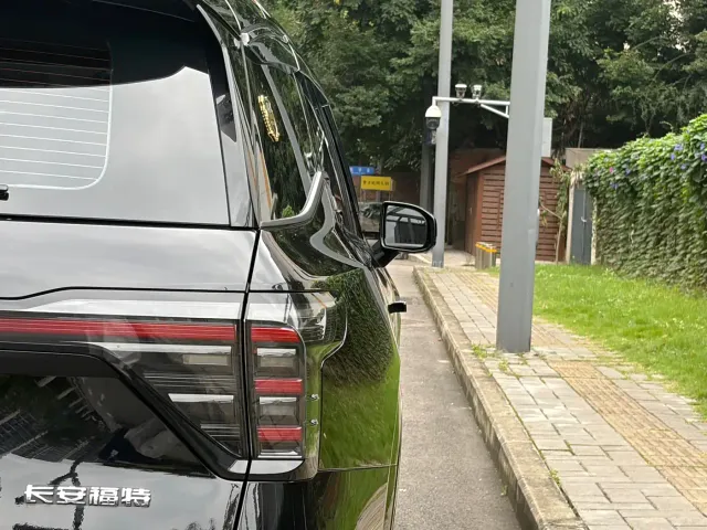 Ford Edge — Фото автомобиля 11