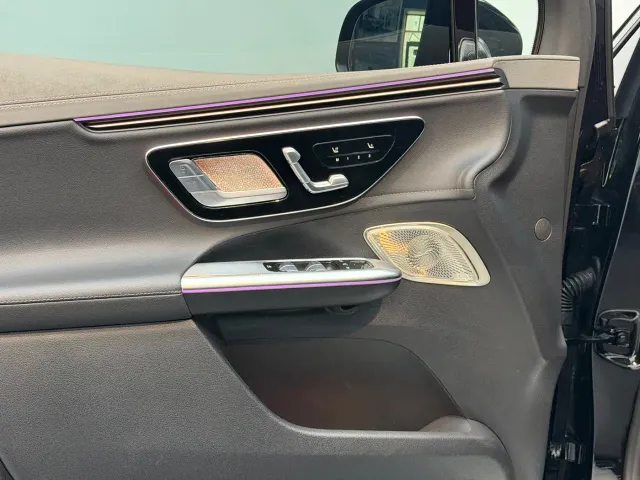 Mercedes-Benz EQE SUV — Фото автомобиля 18