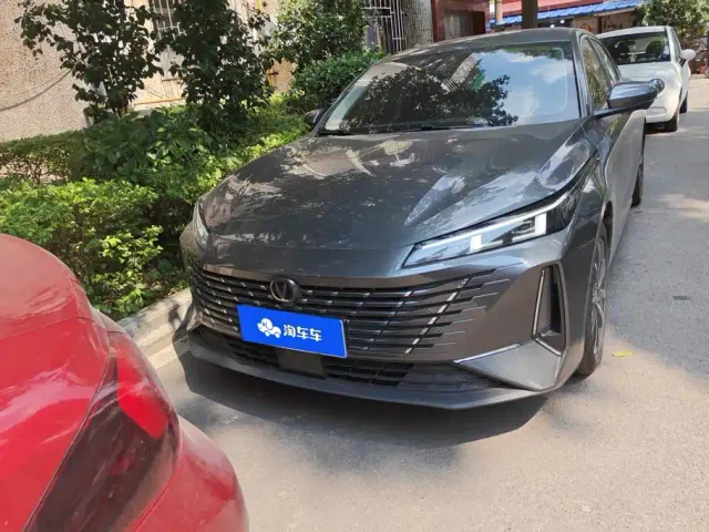 Changan Eado — Фото автомобиля 2