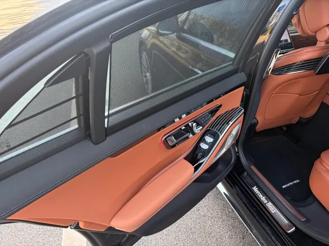 Mercedes-Benz S-Class — Фото автомобиля 16